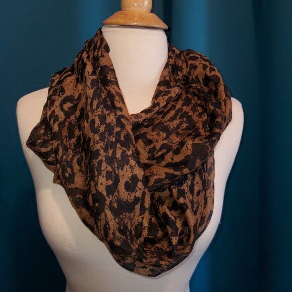 Sheer Leopard infinity Scarf - Picture 1 of 2